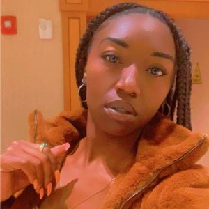 Meet your Posher, Quona